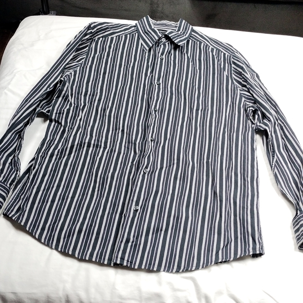 Claiborne men's long sleeve button down shirt size large